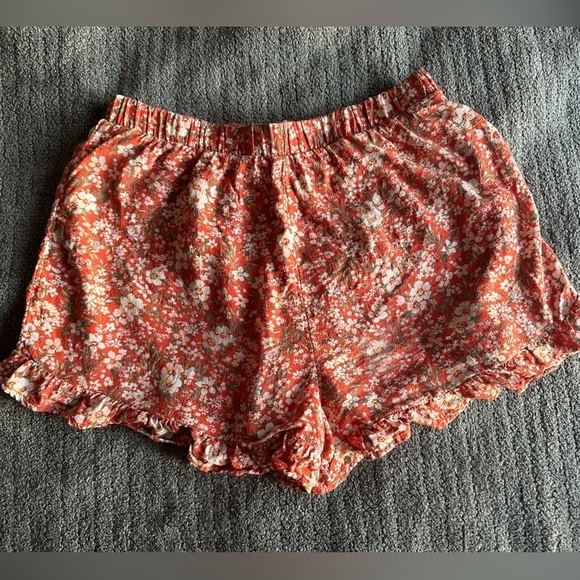 American Eagle Flowy Floral Shorts - Picture 3 of 4